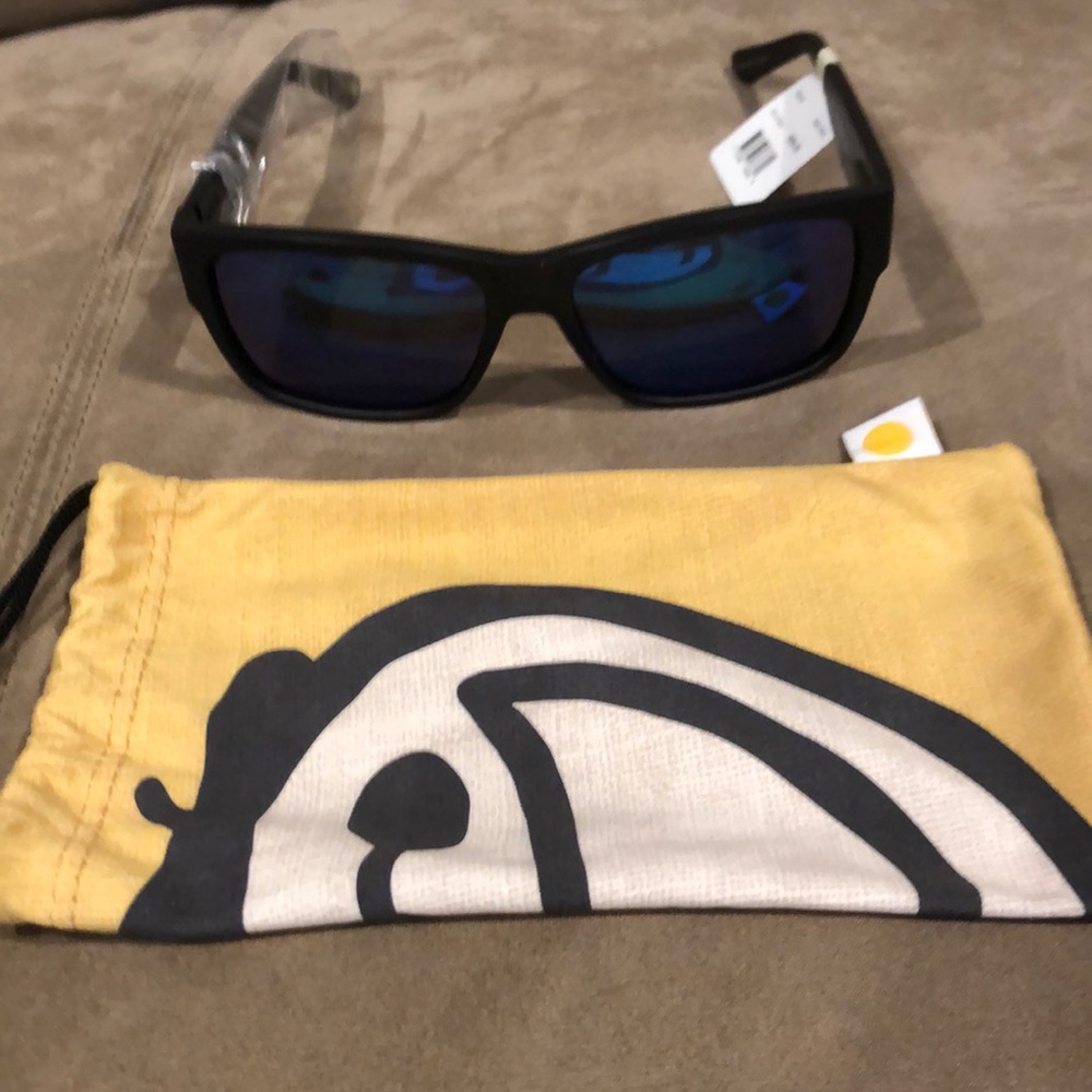 Life is Good Unisex, Polarized Sunglasses